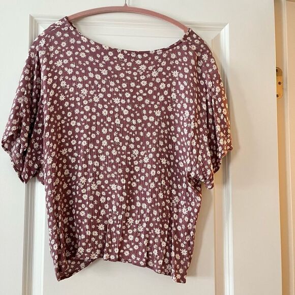 SO Juniors floral blush print dolman short sleeve blouse. L - Picture 4 of 6